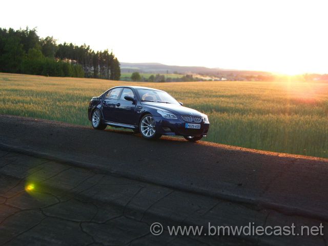BMW M5 E60 Blue Kyosho 1:18