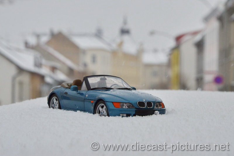 BMW Z3 E36 Blue UT Models 1:18