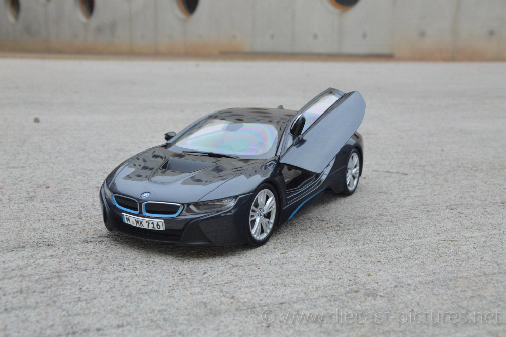 BMW i8 Sophisto Grey Paragon models 1:18