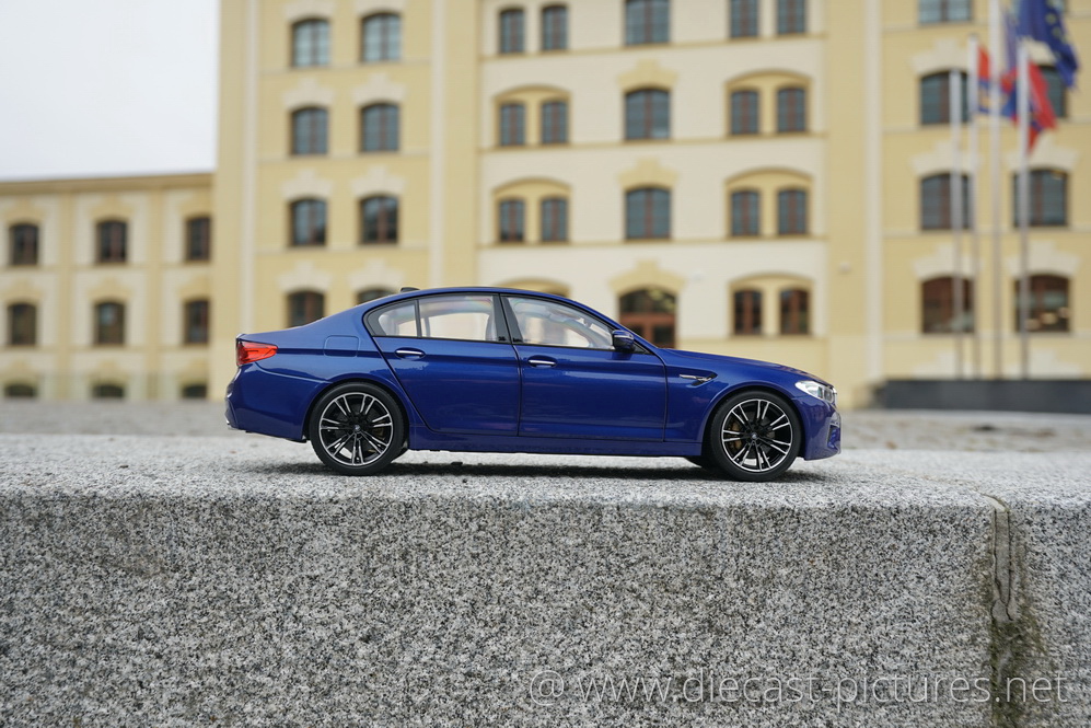 BMW M5 F90 Marina Bay Blue Norev 1:18