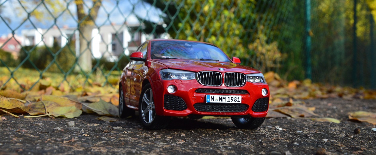 BMW X4 F26 インペリアルブルー ミニカー Paragon 1/18 おもちゃ
